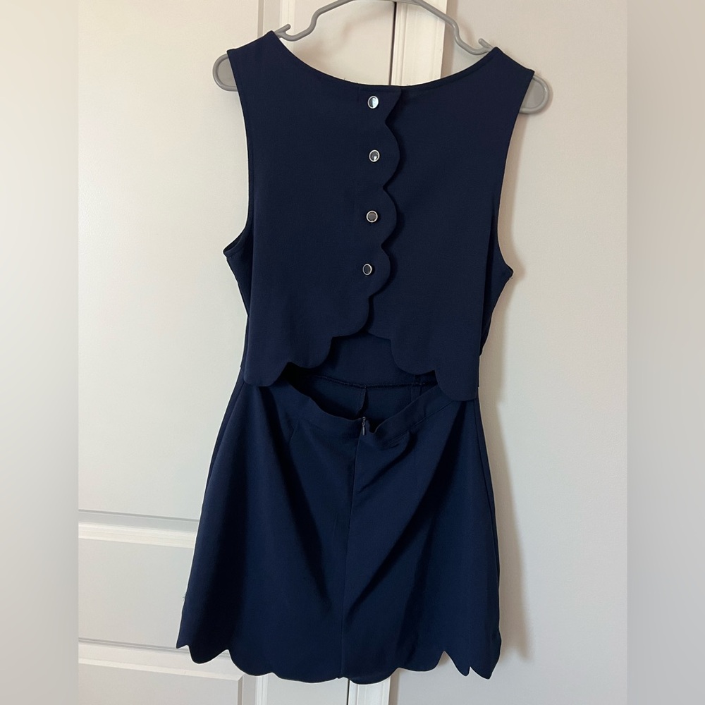 Monteau Scallop romper Size L